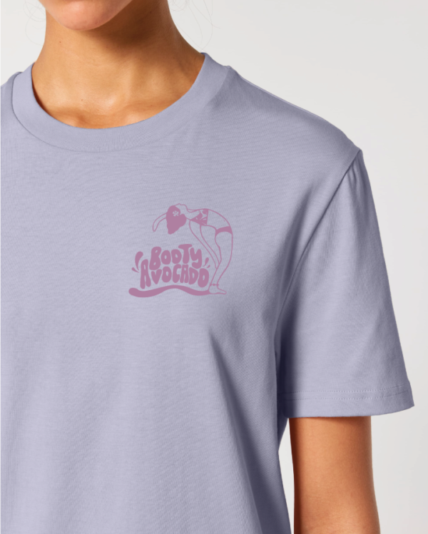 island pilates club camiseta lavanda bootyavocado frontal dibujo